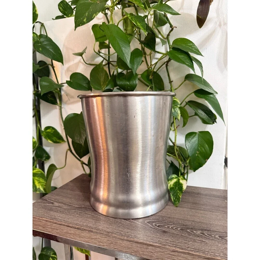 Threshold, metal waste basket